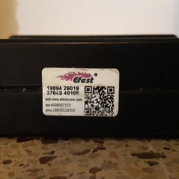 eFest LUC S2 LCD Universal Charger - Picture 6 of 9